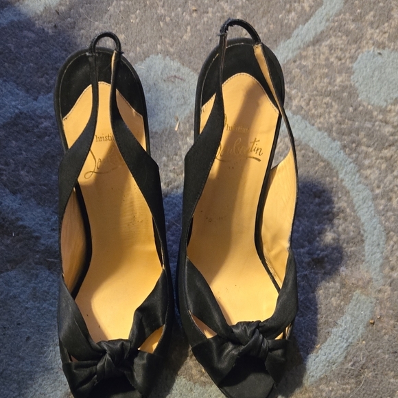 Christian Louboutin Elegant Black Satin Heels - Picture 3 of 6